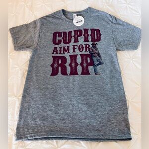 Cupid Aim for Rip Yellowstone Short Sleeve T-Shirt Size Small